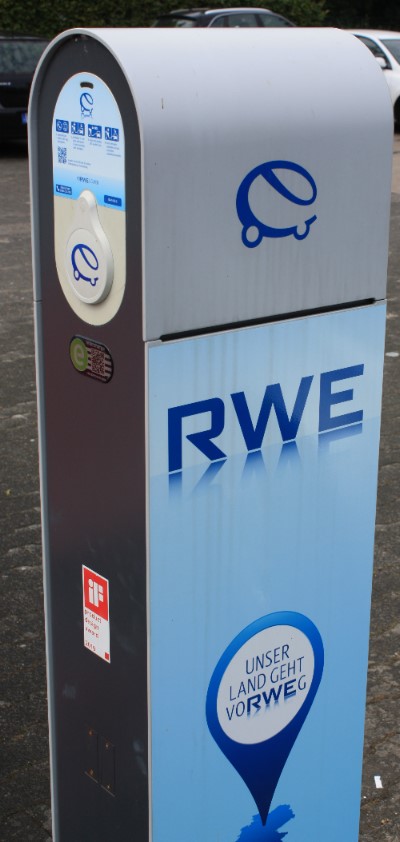 RWE Elektrotankstelle Zapfsule Stromtankstelle